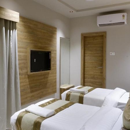 Hotel Amber Paramount Mumbai Exterior foto